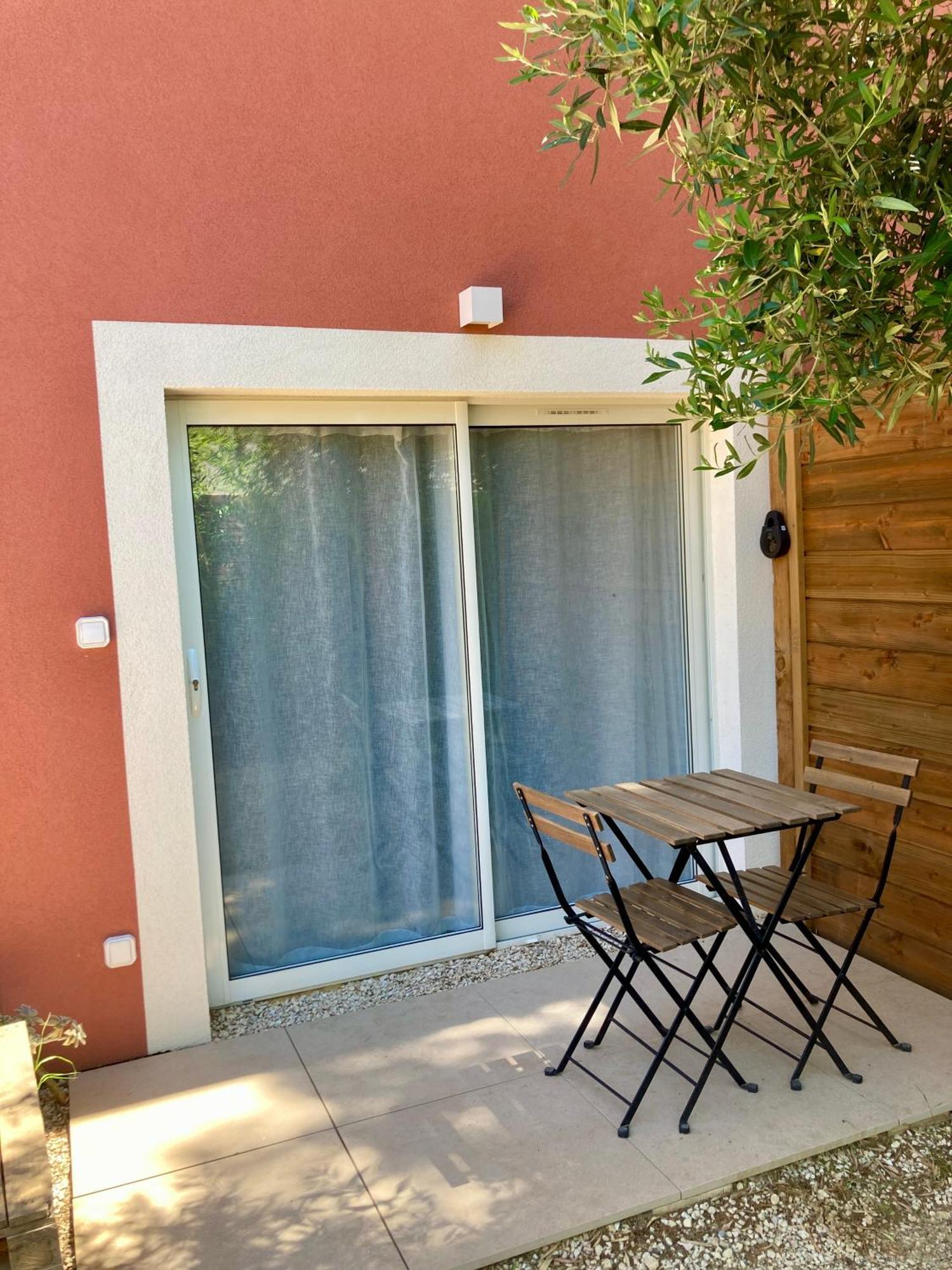 *tiny Jungle* / Plage, Port Et Commerces A Pied Apartment Sausset-les-Pins